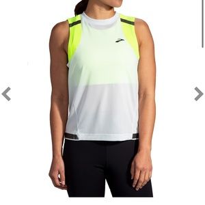 Brooks Carbonite Tank
